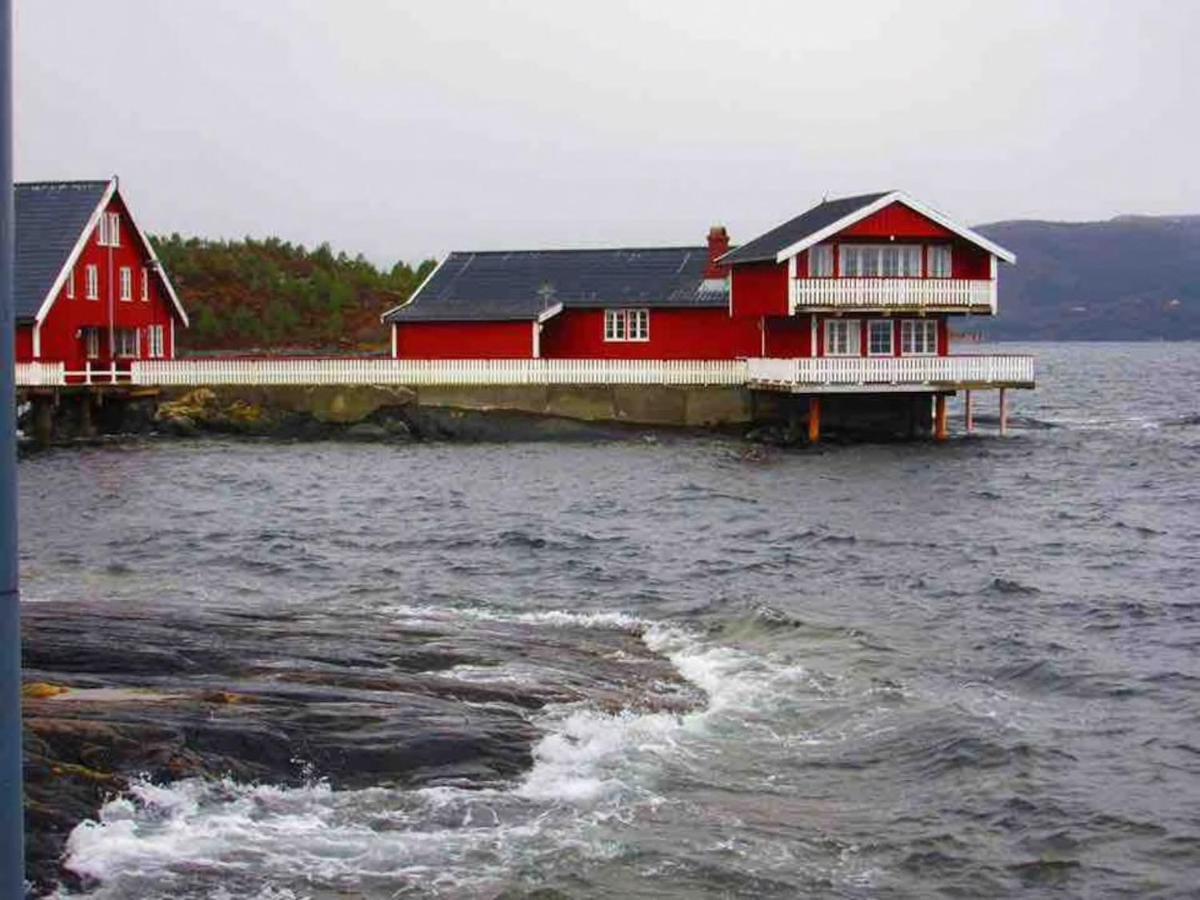 Vikaneset Havhotell Kristiansund Buitenkant foto